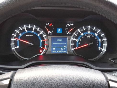 Used 2019 Toyota 4Runner TRD Off-Road image 17