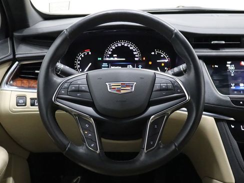 Used 2019 Cadillac XT5 Luxury image 28