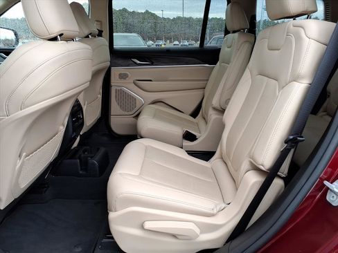 Used 2021 Jeep Grand Cherokee L Limited w/ Luxury Tech Group II image 24