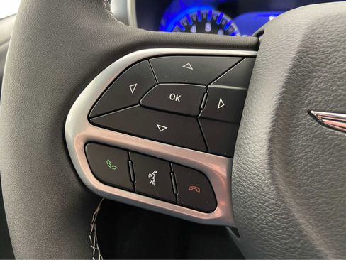 New 2025 Chrysler Pacifica Select image 26