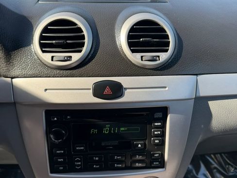 Used 2006 Suzuki Forenza Wagon FWD image 25