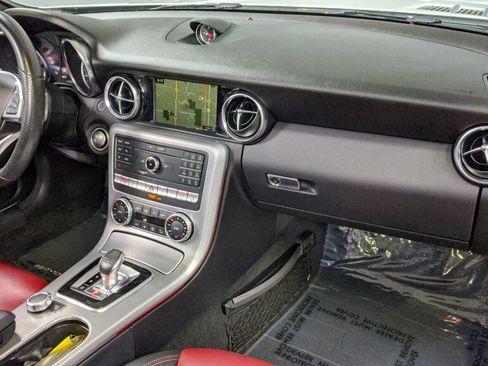 Used 2017 Mercedes-Benz SLC 43 AMG image 22
