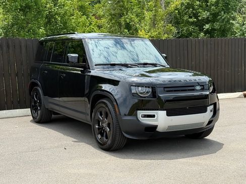 Used 2025 Land Rover Defender 110 S AWD/4WD image 8