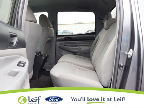 Used 2014 Toyota Tacoma PreRunner w/ SR5 Package image 26