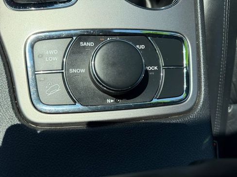 Used 2020 Jeep Grand Cherokee Limited AWD/4WD image 20
