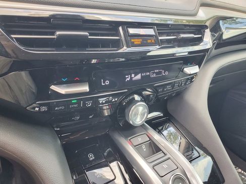 Used 2023 Acura MDX SH-AWD image 32