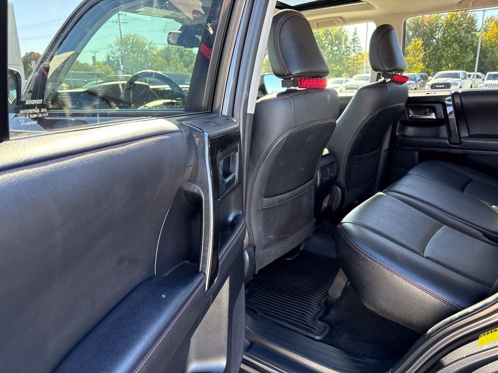 Used 2022 Toyota 4Runner TRD Off-Road Premium AWD/4WD image 16