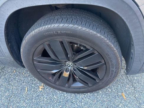 Used 2021 Volkswagen Atlas SEL R-Line image 7