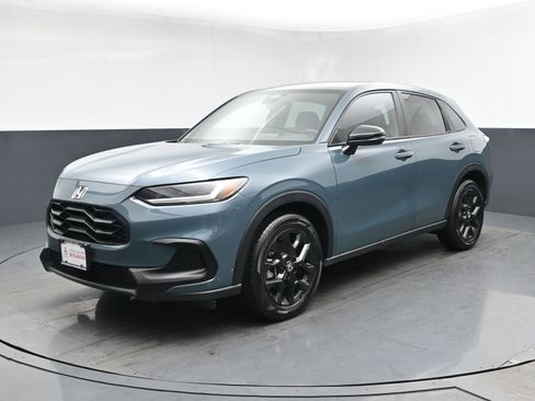 Used 2025 Honda HR-V Sport image 1