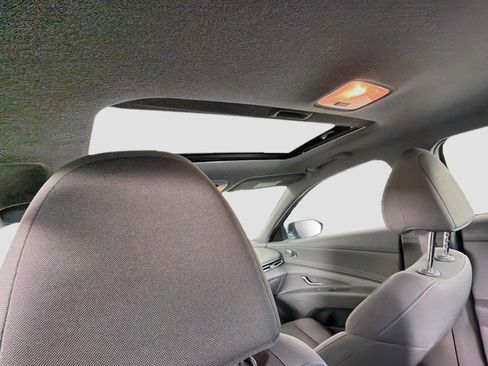 Used 2025 Hyundai Elantra SEL FWD image 27
