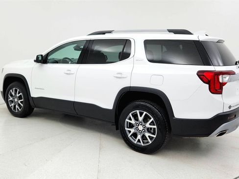 Used 2023 GMC Acadia SLT image 2