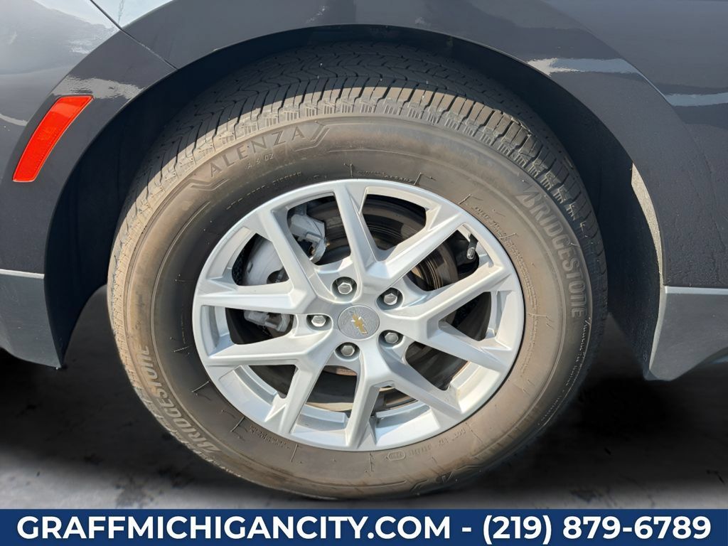 Used 2023 Chevrolet Equinox LT w/ Driver Convenience Package AWD/4WD image 39