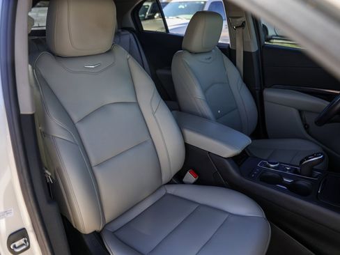 Used 2022 Cadillac XT4 Luxury image 30