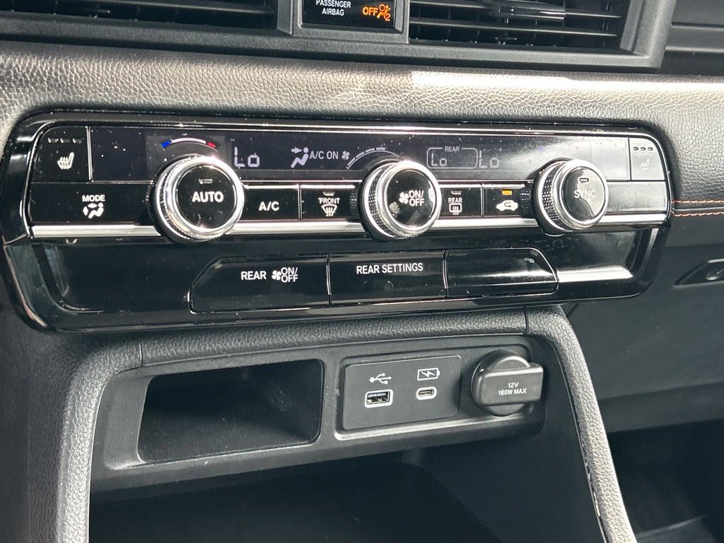 Used 2025 Honda Pilot Sport image 34