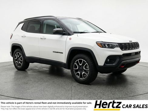 Used 2025 Jeep Compass Trailhawk AWD/4WD image 1