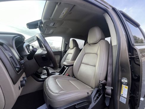 Used 2017 GMC Canyon SLT w/ Driver Alert Package image 6