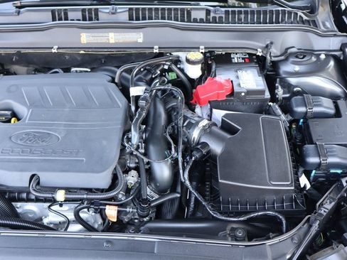 Used 2018 Ford Fusion SE w/ Equipment Group 201A FWD image 40