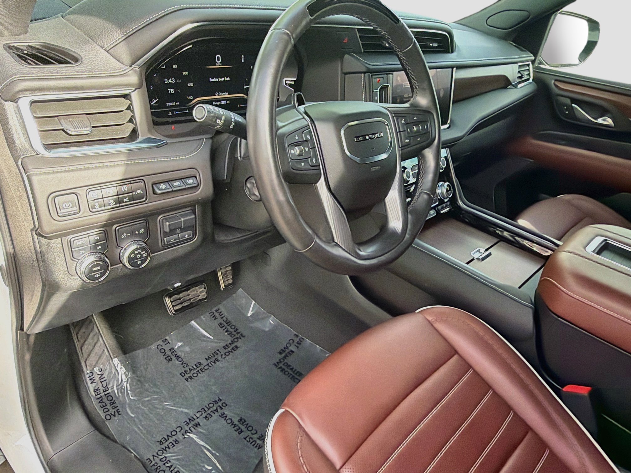 Used 2023 GMC Yukon Denali Ultimate AWD/4WD image 9