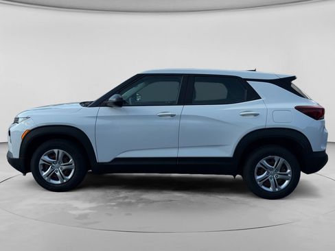 Used 2021 Chevrolet TrailBlazer L FWD image 3