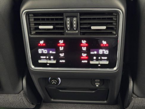 Used 2022 Porsche Cayenne Turbo S image 38