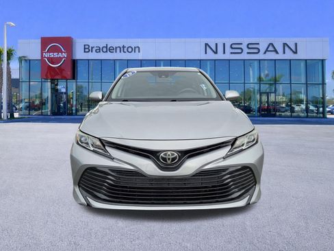 Used 2019 Toyota Camry LE image 2