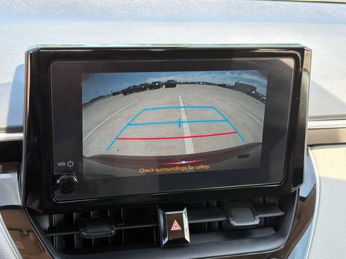 Used 2025 Toyota Corolla LE FWD image 27