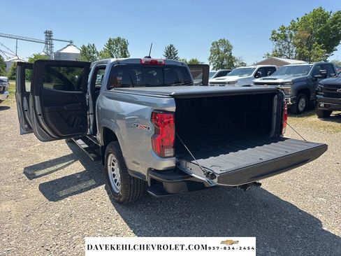 Used 2025 Chevrolet Colorado W/T AWD/4WD image 12