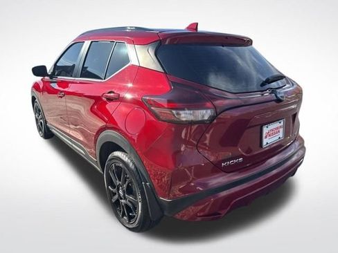 Used 2023 Nissan Kicks SR image 3
