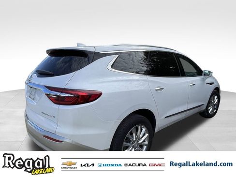 Used 2018 Buick Enclave Premium image 8