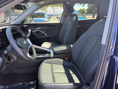 Used 2025 Audi Q5 Premium w/ 19" Wheel Package AWD/4WD image 12