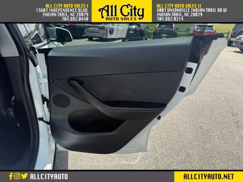 Used 2021 Tesla Model Y Long Range AWD/4WD image 24