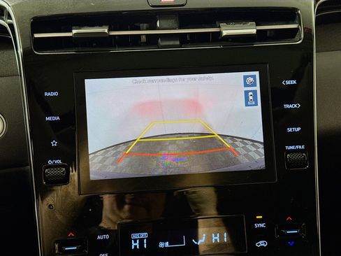 Used 2023 Hyundai Tucson SEL w/ Convenience Package image 3