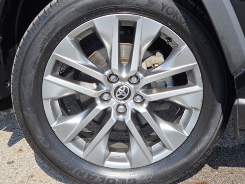 Used 2021 Toyota RAV4 Limited AWD/4WD image 13