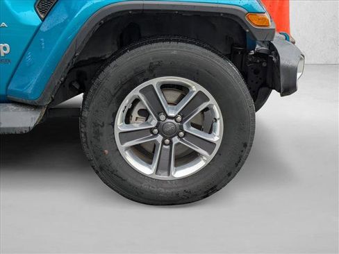 Used 2019 Jeep Wrangler Unlimited Sahara image 17