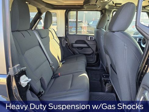 Used 2020 Jeep Wrangler Unlimited Sahara image 15