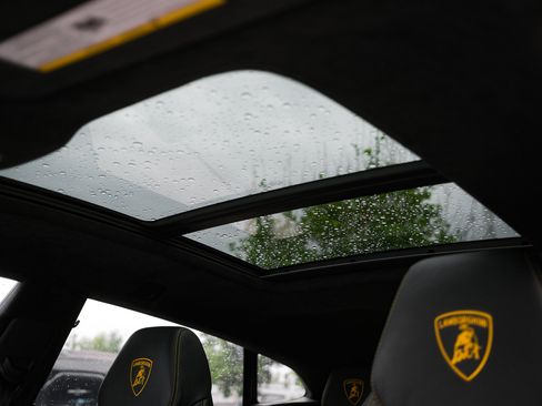 Used 2020 Lamborghini Urus AWD/4WD image 29