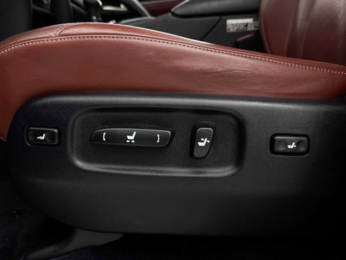 Used 2018 Lexus LX 570 4WD w/ Luxury Package image 30