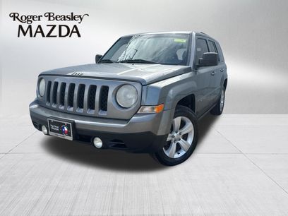 Used 2014 Jeep Patriot Latitude w/ Sun/Sound Group