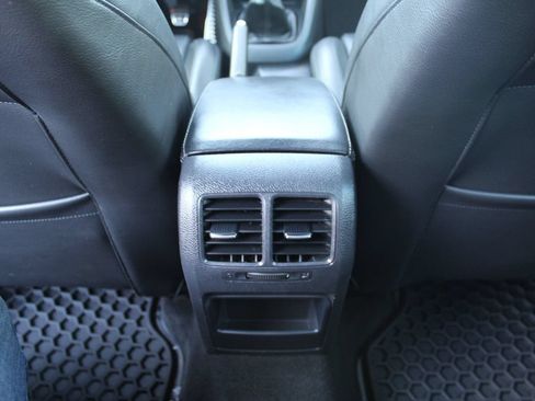 Used 2012 Volkswagen Golf 4-Door AWD/4WD image 26