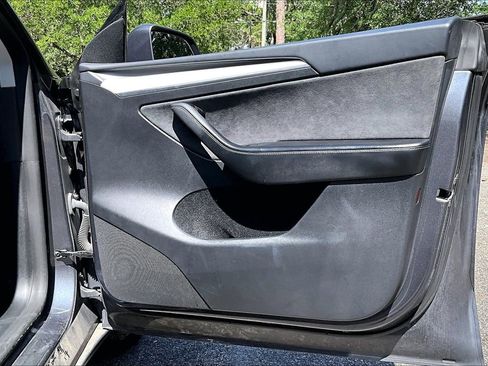 Used 2023 Tesla Model Y Long Range AWD/4WD image 25