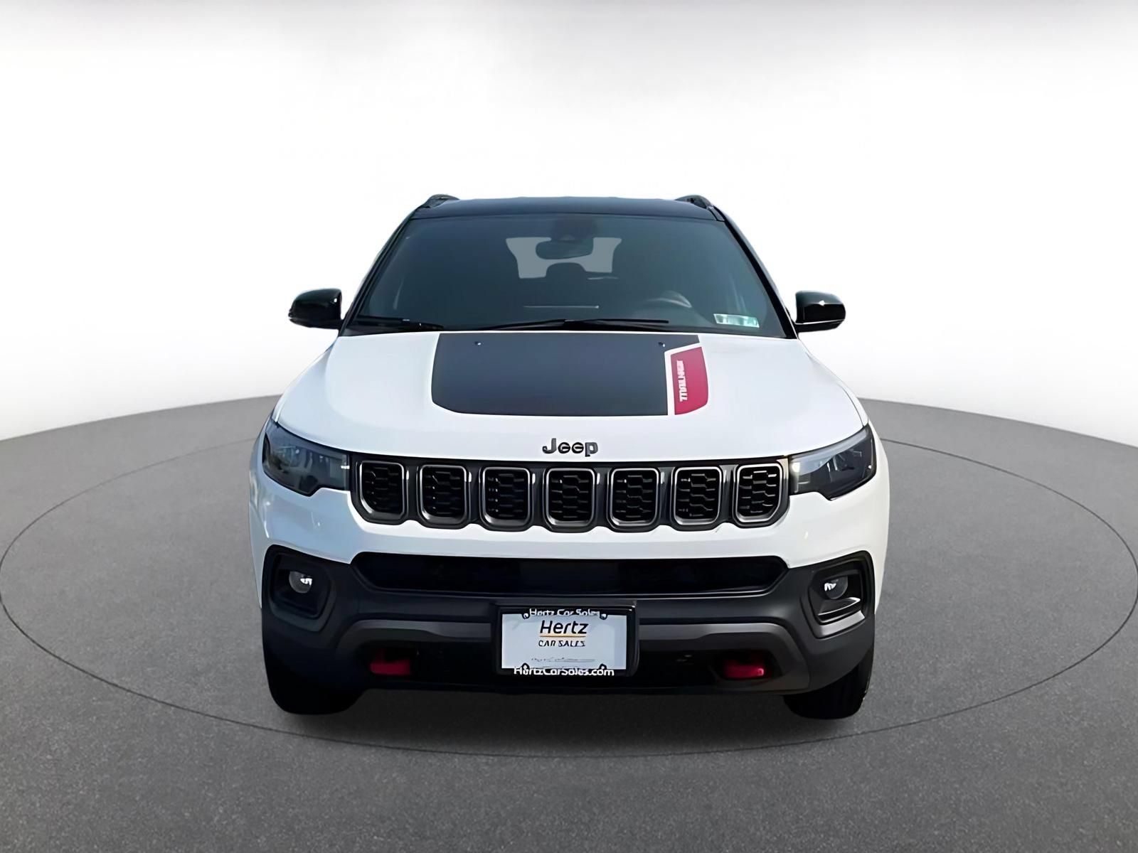 Used 2025 Jeep Compass Trailhawk AWD/4WD image 4