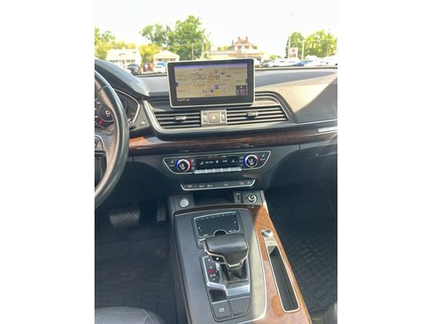 Used 2019 Audi Q5 2.0T Premium Plus w/ Premium Plus Package AWD/4WD image 9