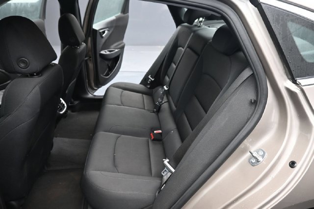 Used 2025 Chevrolet Malibu LT FWD image 11