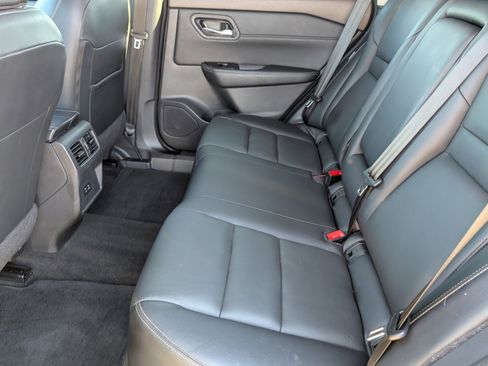 Used 2023 Nissan Rogue SL image 13