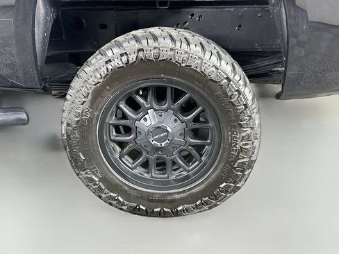 Used 2009 GMC Sierra 2500 SLE w/ Convenience Package RWD image 32