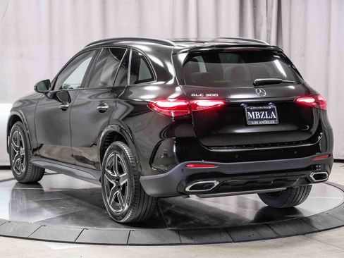 Certified 2026 Mercedes-Benz GLC 300 image 2