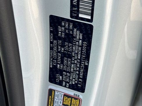 New 2026 Kia Carnival EX FWD image 37
