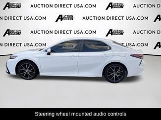 Used 2021 Toyota Camry SE video 3