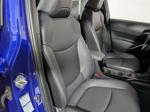 Certified 2022 Toyota Corolla Cross XLE image 28