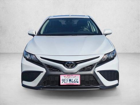 Used 2023 Toyota Camry SE image 2